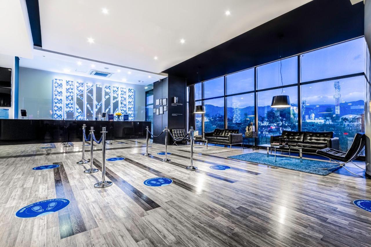 Wyndham Bogota Hotel Exterior photo Lobby