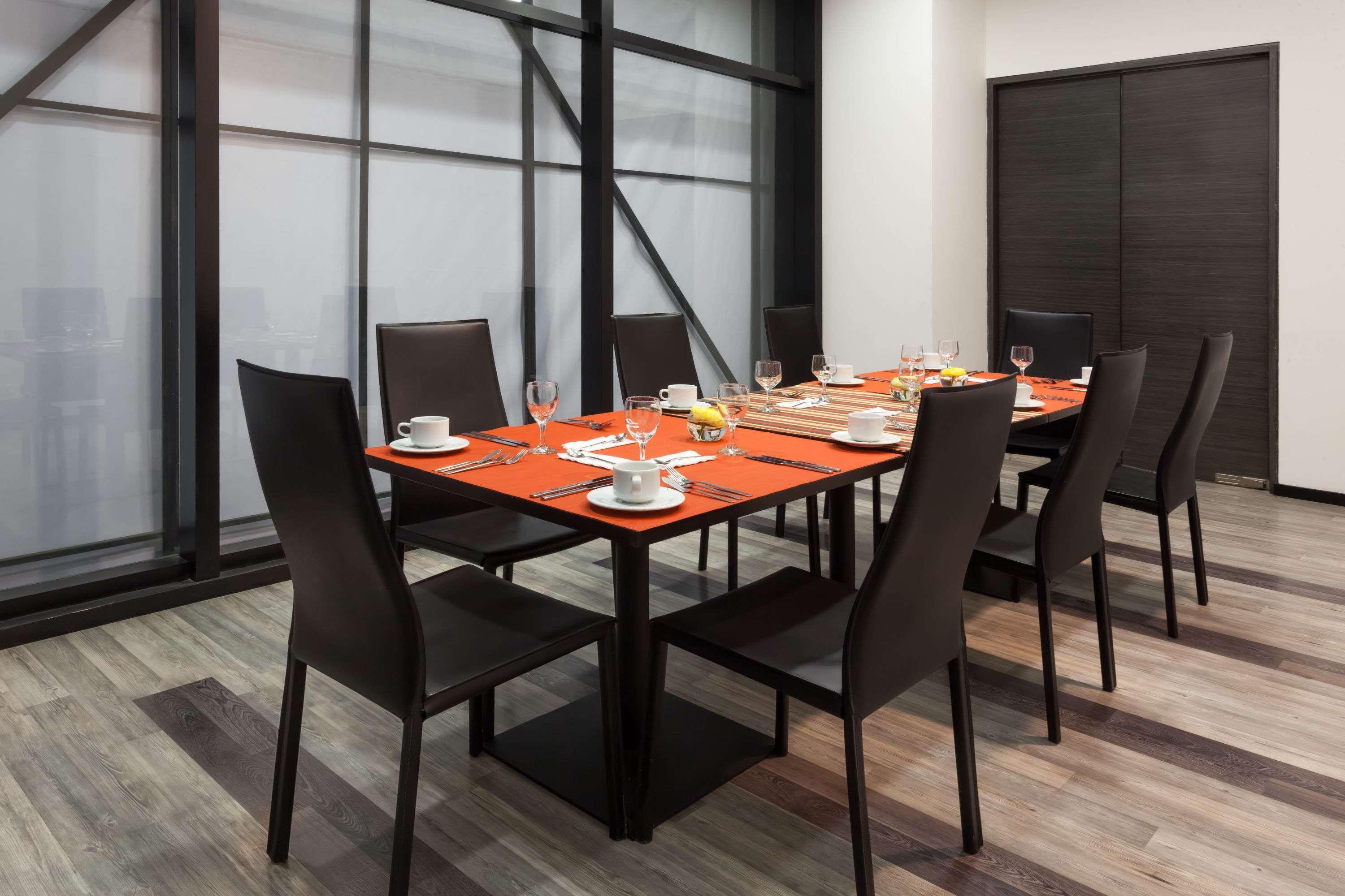 Wyndham Bogota Hotel Exterior photo A dining room