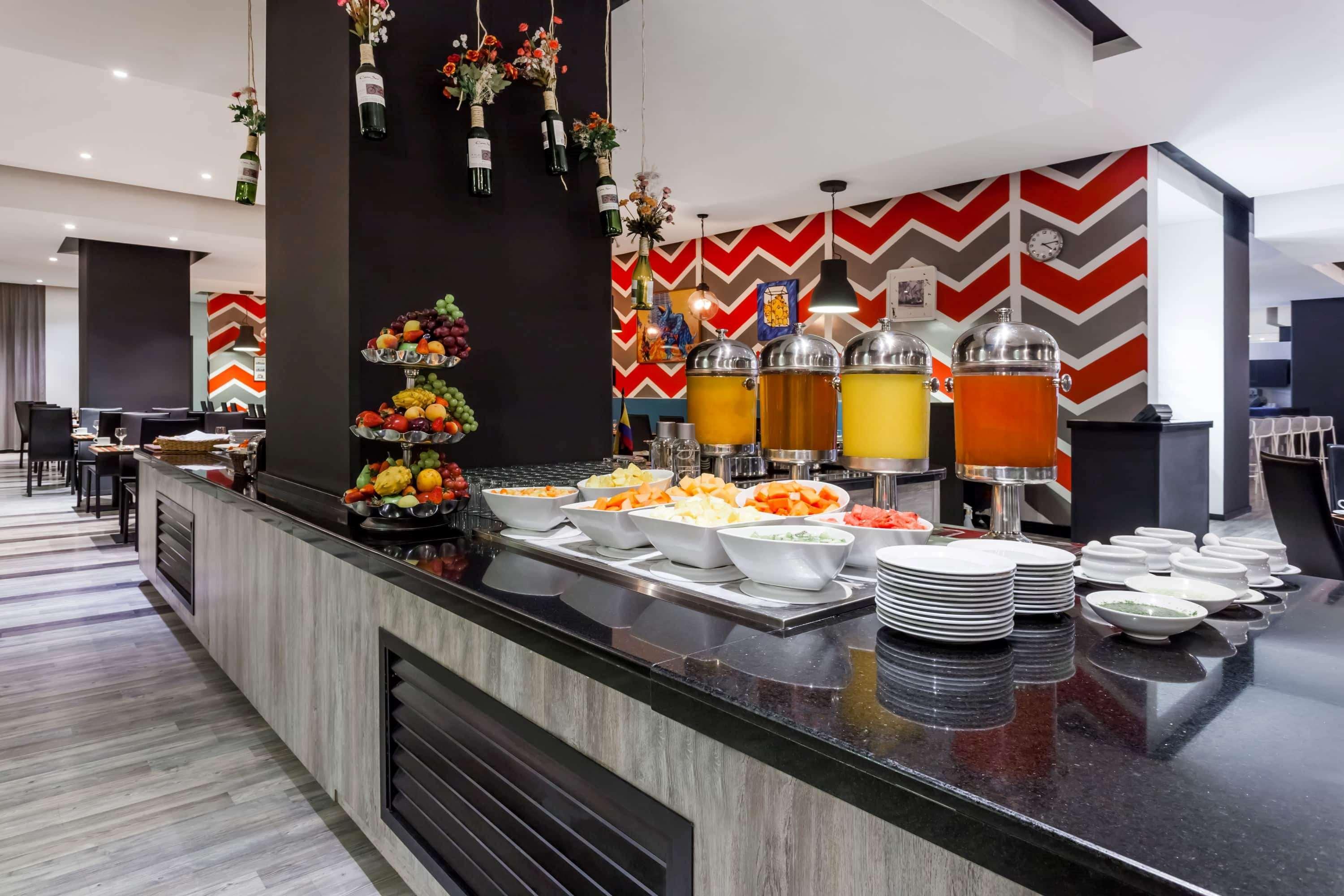 Wyndham Bogota Hotel Exterior photo The buffet at the hotel