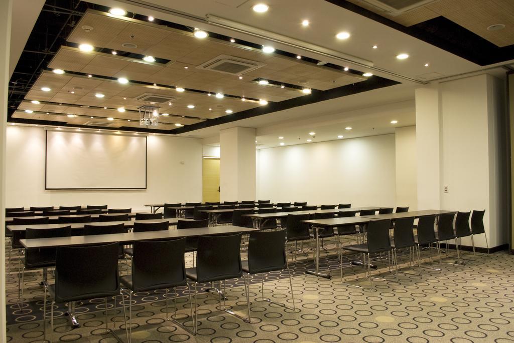 Wyndham Bogota Hotel Exterior photo A typical meeting room